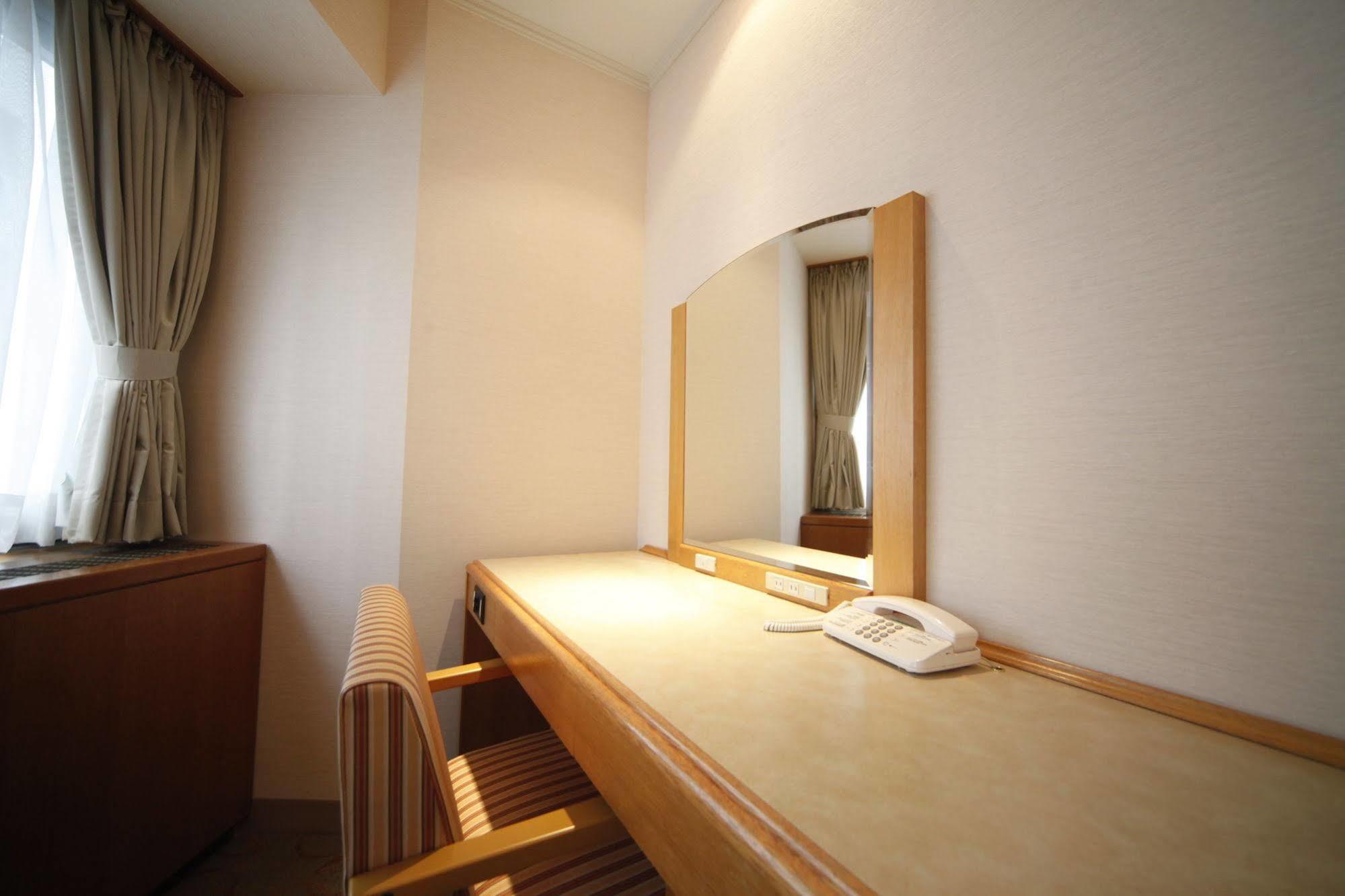 Hotel Vessel Ueno Iriya Station