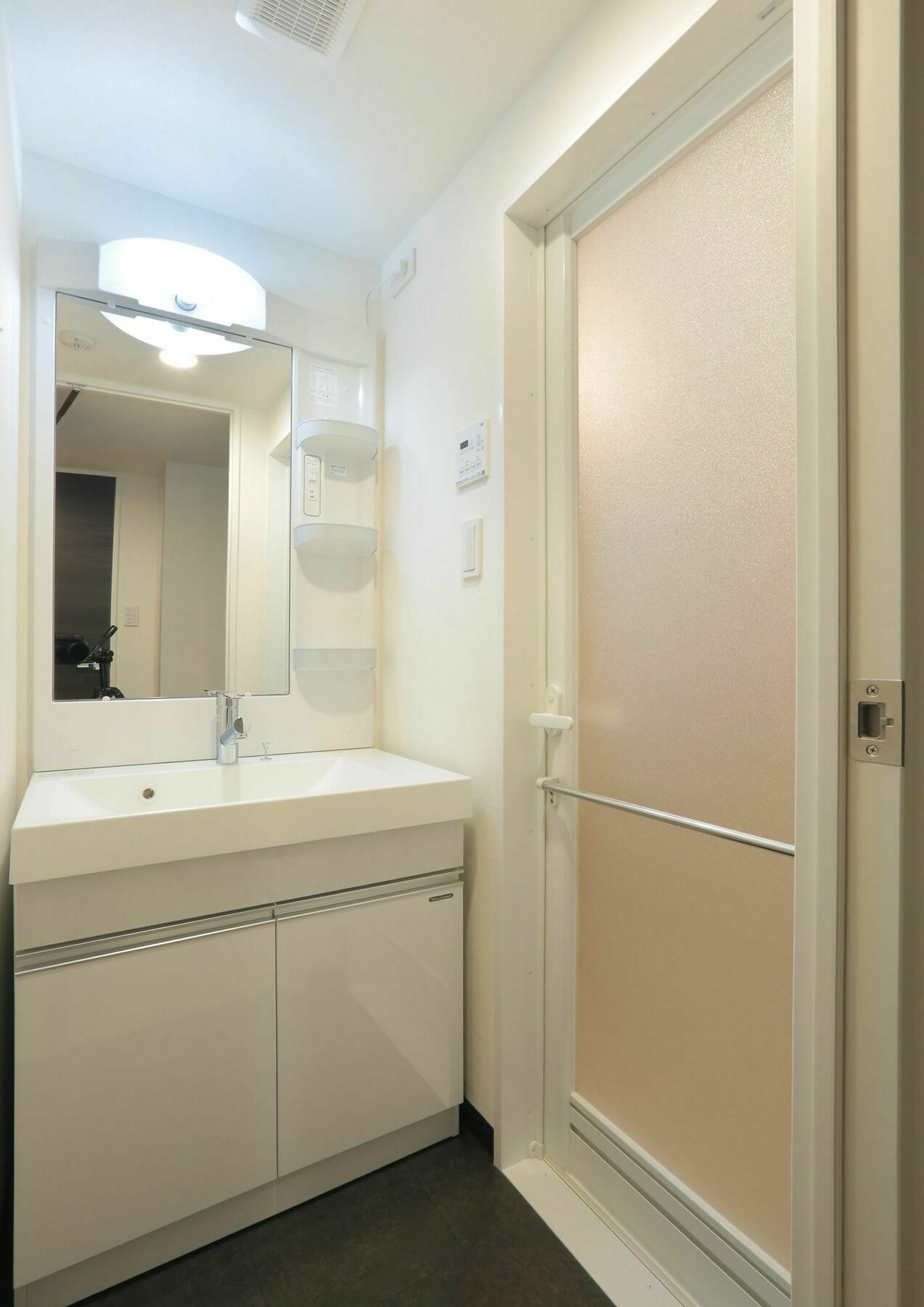 Universal Haneda Apartment