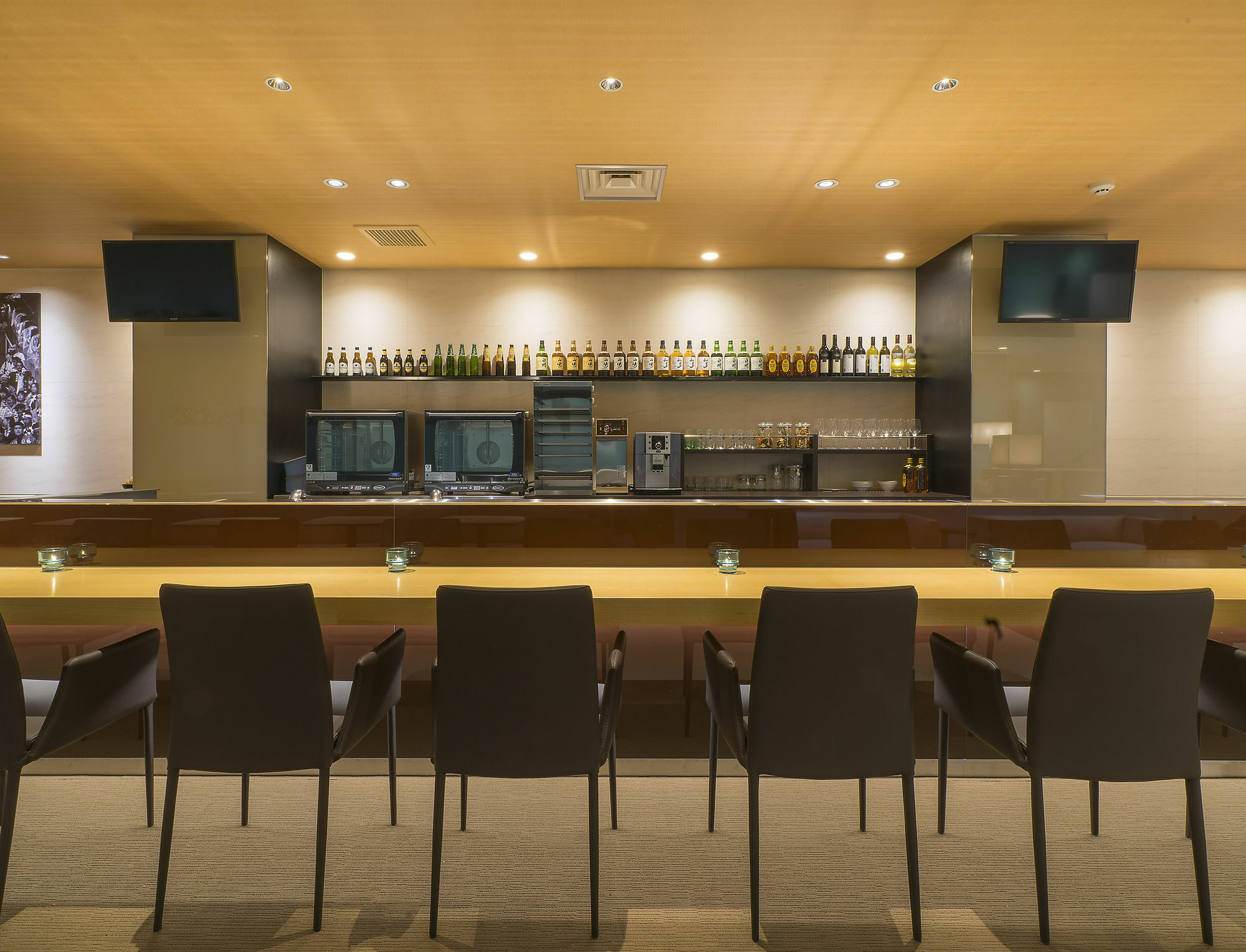 First Shinbashi Atagoyama Capsule hotel Tokyo