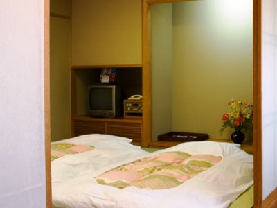 Mariners Court Hotel