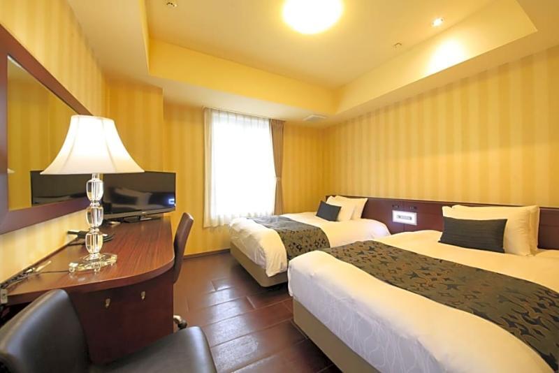 Hotel Coco Grand Kitasenju 3*