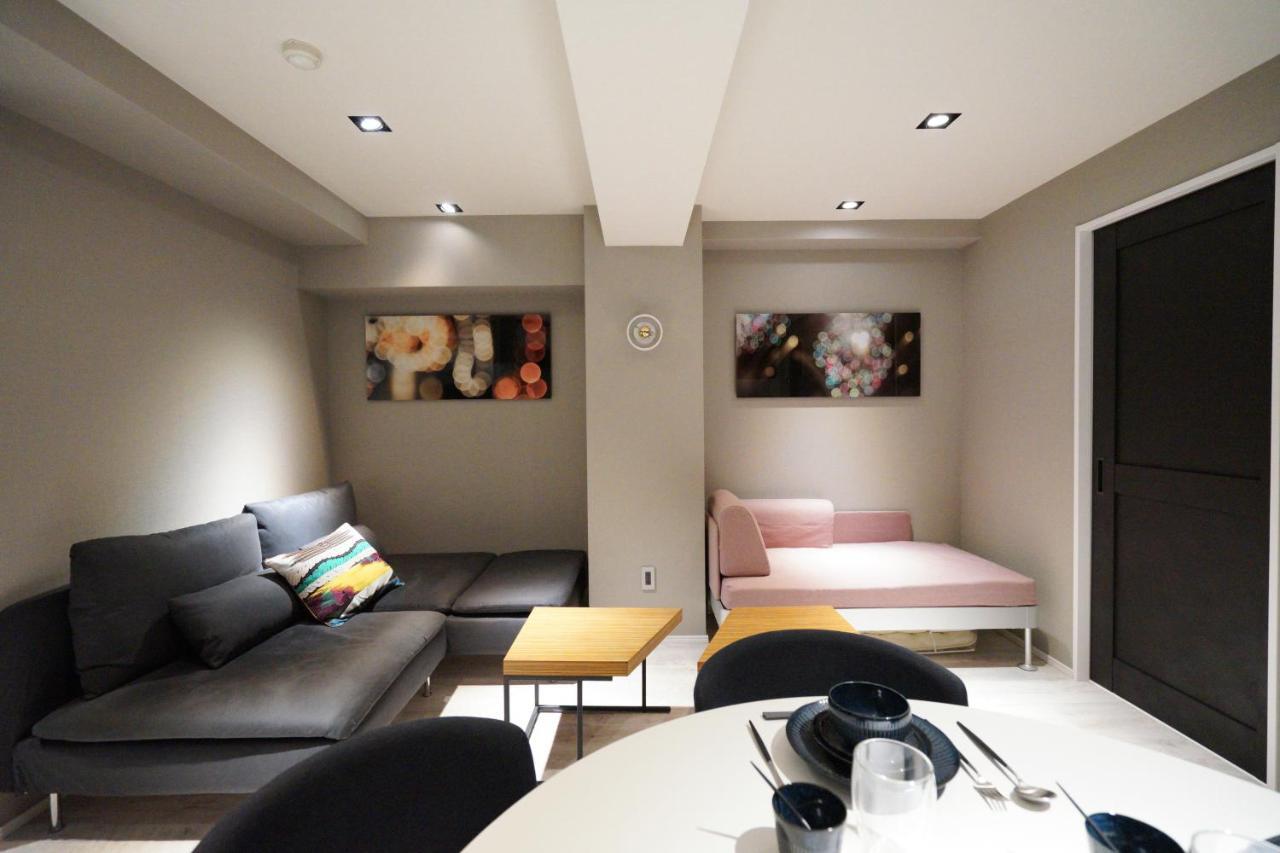 Apartment Real Life Kudanshita Tokyo