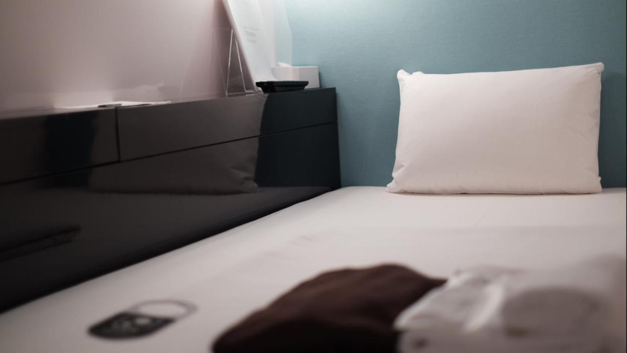Capsule hotel First Shinbashi Atagoyama