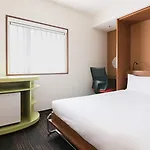 The B Akasaka