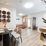 7全新装修套房3室2厅 新宿2站,Max 8P-Spacious,3Rooms Near Shinjuku