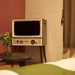 Kagurazaka Retro Bar & Hotel