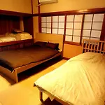 高級料亭のような雰囲気の宿。駅徒歩1分。最大21名様。友人や家族との素敵な時間に。無料wi-Fi。