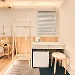 东京上野超级中心 设计师房间yaob 上野公园3分钟 车站1分钟 超级繁华 免费wifi 戴森吹风