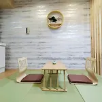 S30人气西新宿地域 交通便利 近新宿中央公园 步行8分钟到西新宿五丁目站 和洋风style 最大7人