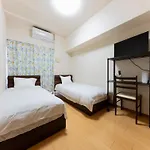 Shin-Okubo Sta・1 Min Walk/　Shinjuku Sta 2Min/　Switch