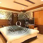 Hotel Q