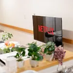 Seibu Shinjuku Station 2 Min Walk Shin-Okubo Station 6 Min Walk,11 House In Tokyo, 4 People Can Stay Isj35