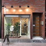 Uhome Shinokachimachi Apartment