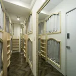 Alice In The Mirror Hostel