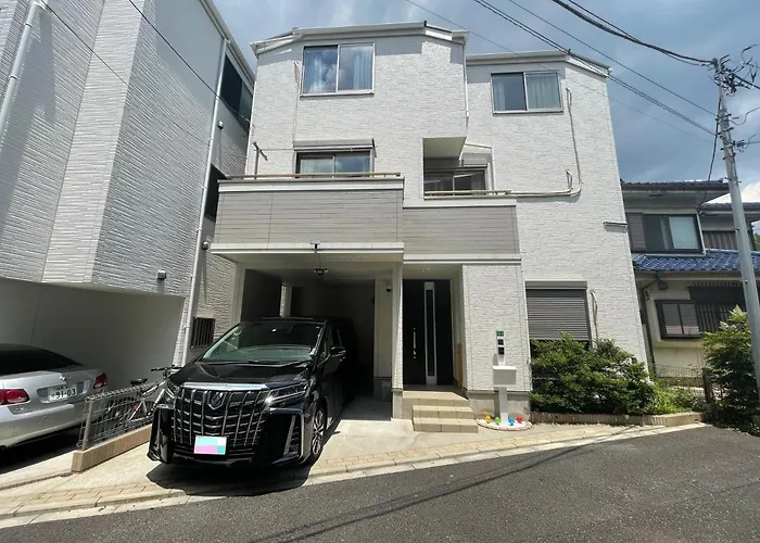 Family House 龍 New Open 全新4室一厅别墅 2浴室2卫生间 全卧室超大双人床 最大接待10位房客