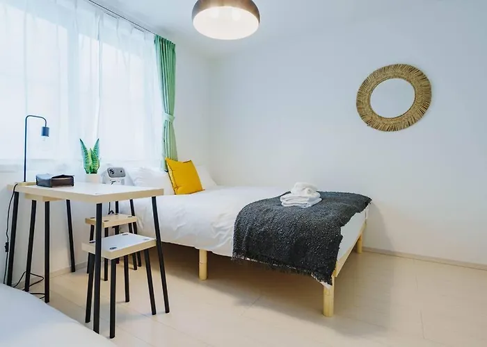 C Newly Renovated Hotel, Direct Access To Ueno, Asakusa, Disneyland, Airport