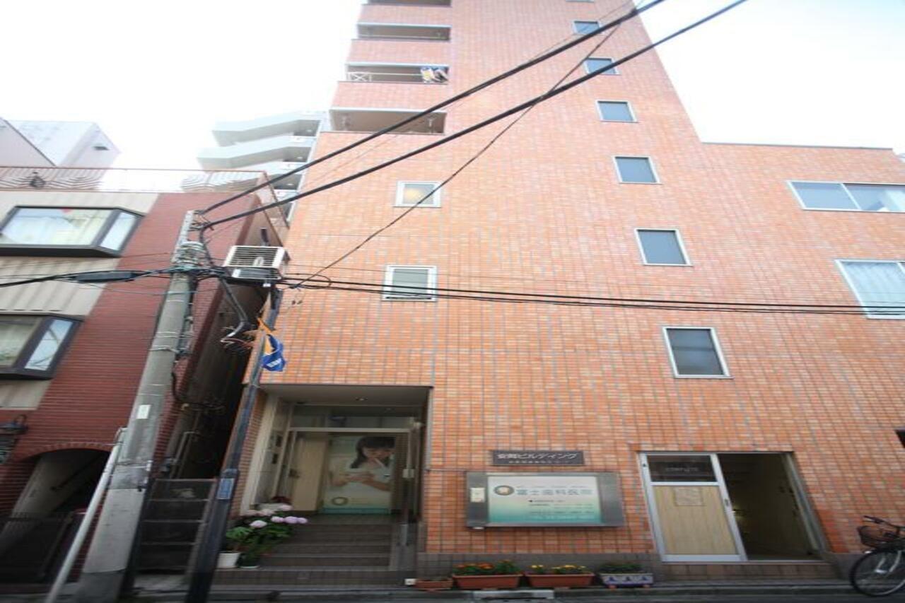 Base Tabata Hostel *