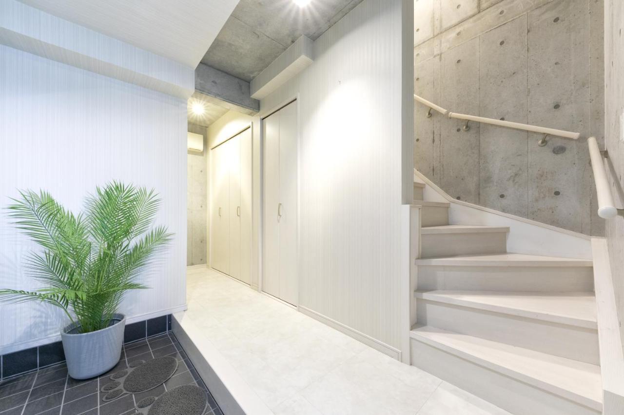 Uhome Otsuka *
