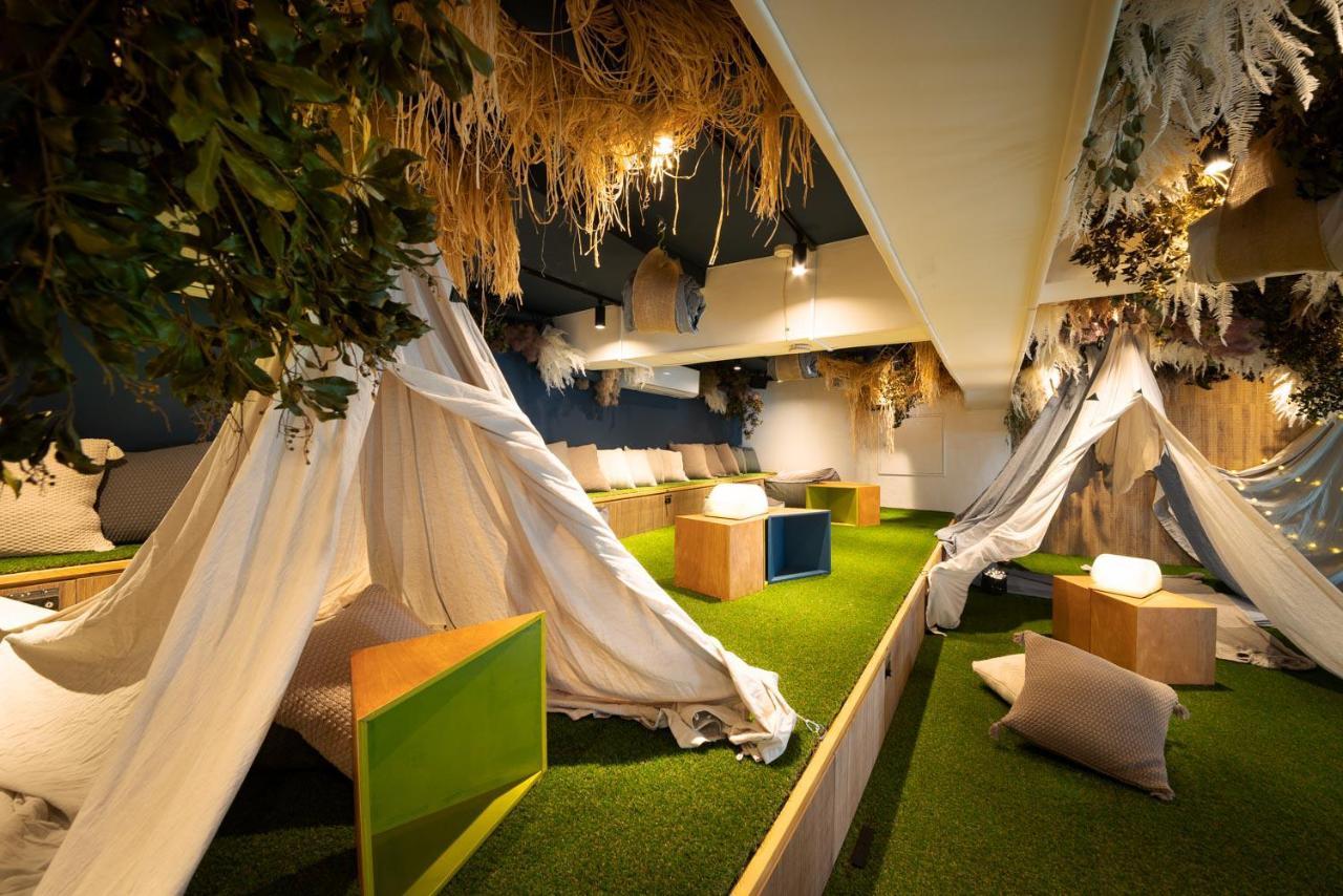Hostel Theater Zzz *