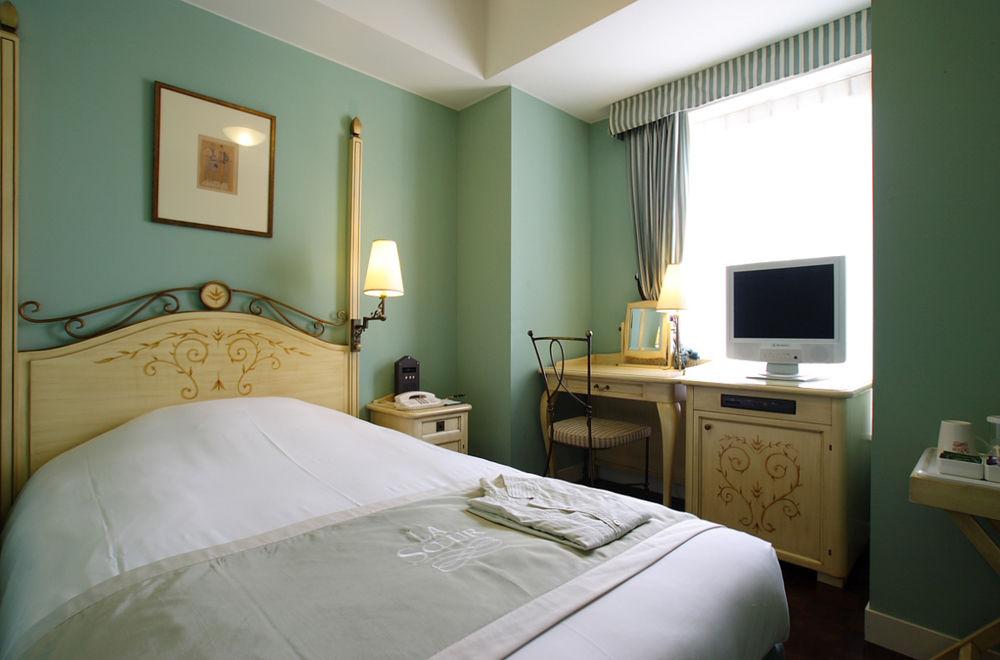 Hotel Monterey Lasoeur Ginza 4*