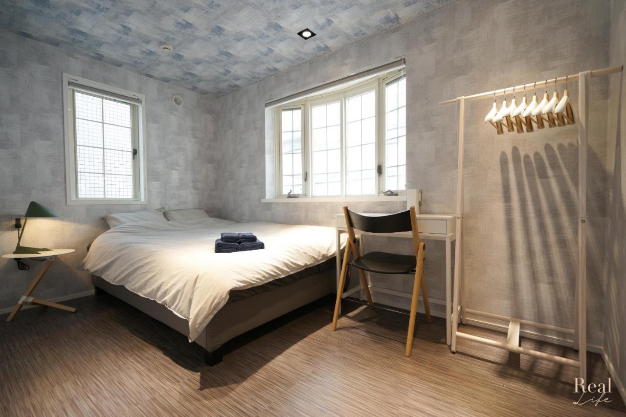 Real Life Aoyama Apartment *