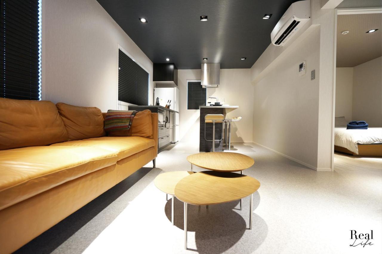 Apartment Real Life Aoyama Tokyo
