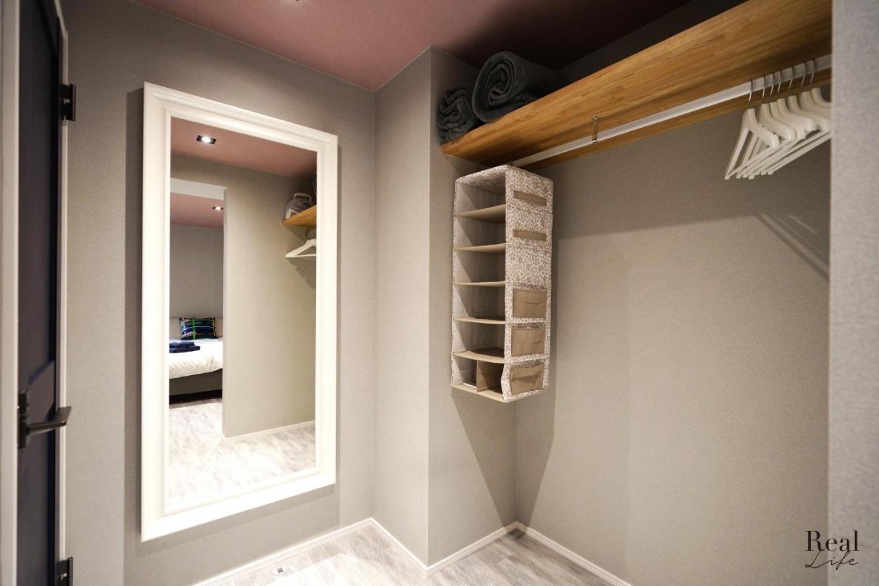 Apartment Real Life Aoyama Tokyo