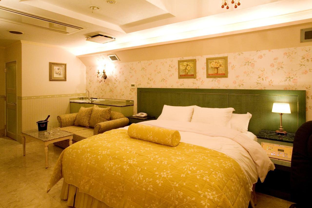 Meguro Emperor (adults Only) 2*