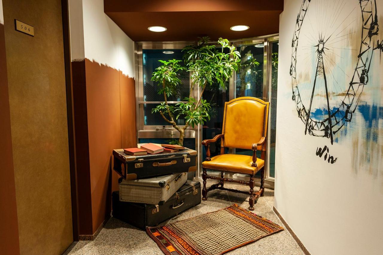 Toms Hotel 3*