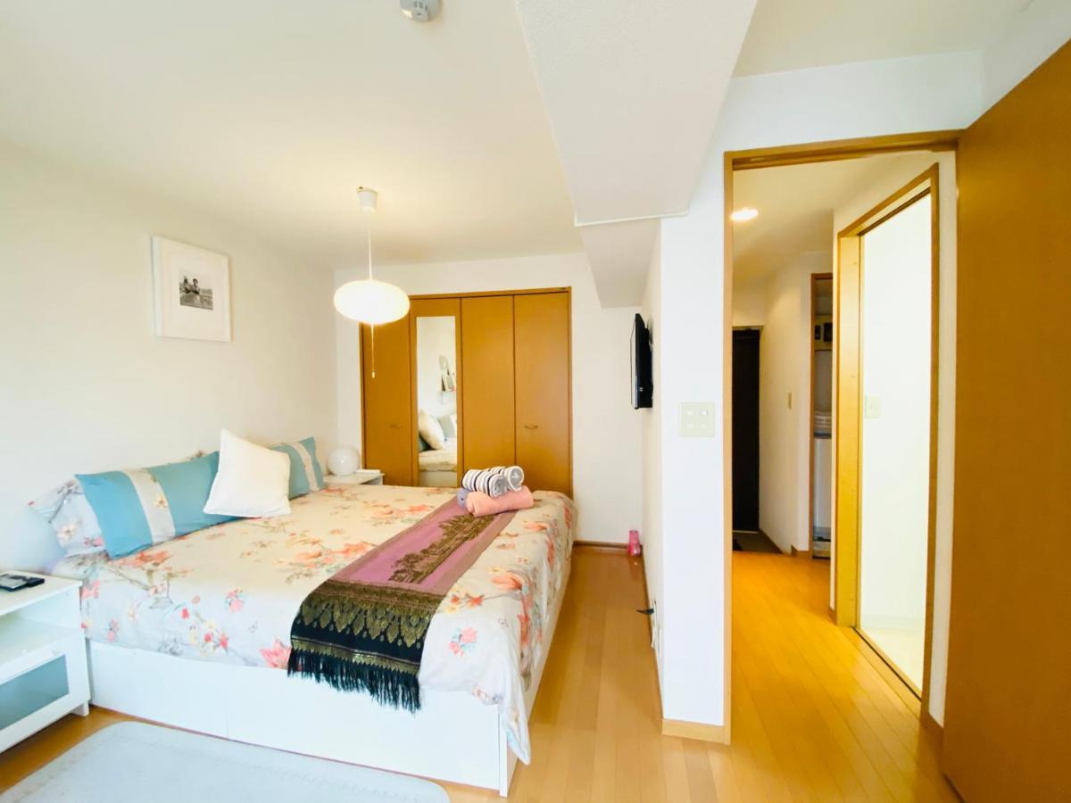 Suny 402 Apartment