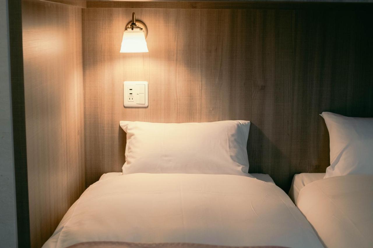 Hotel 7 & Cafe