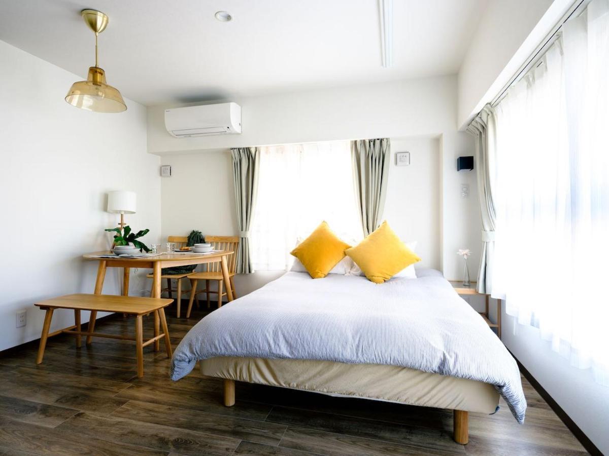 Apartment Hideout *