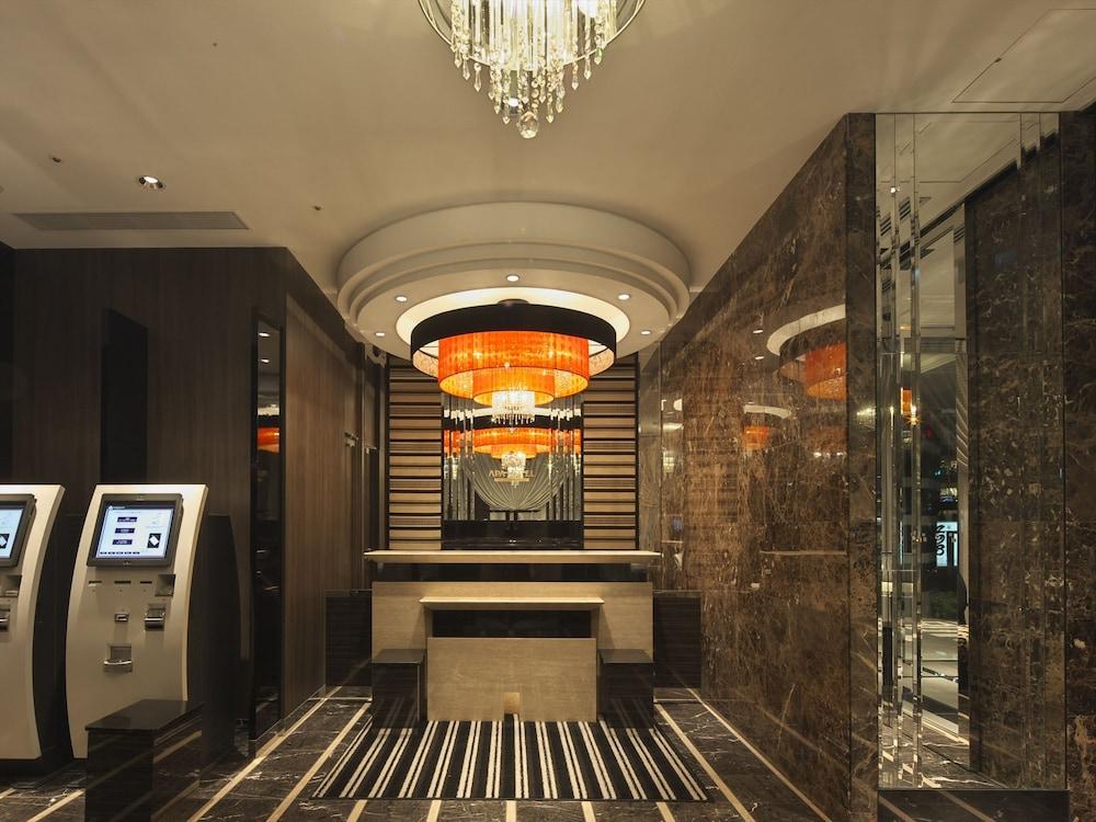 Apa Higashi Shinjuku Ekimae Hotel