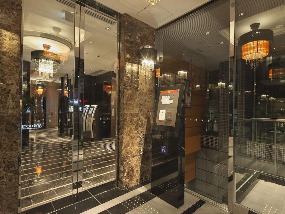 Apa Higashi Shinjuku Ekimae Hotel 3*