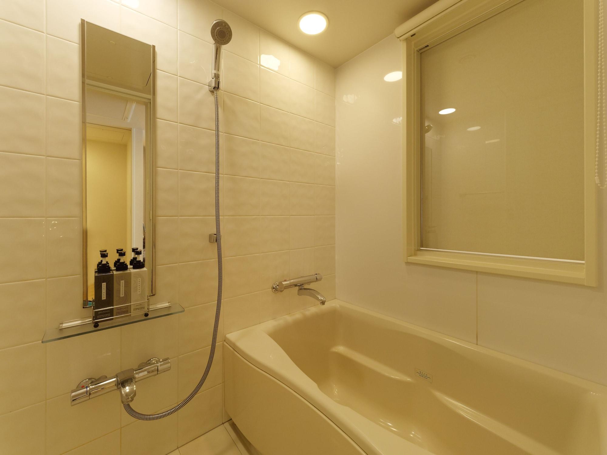 Economy hotel Mitsui Garden Yotsuya Tokyo