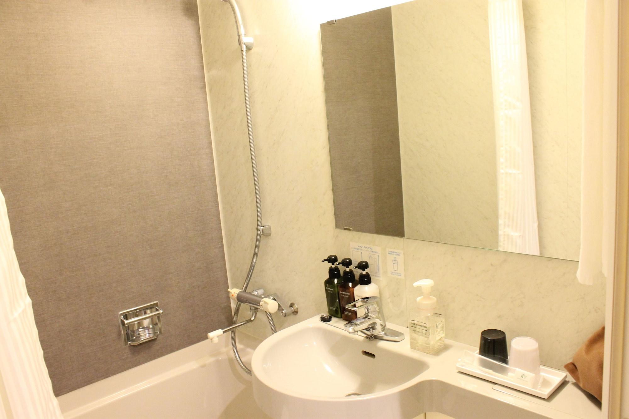 Nishitetsu Shinjuku Hotel 3*