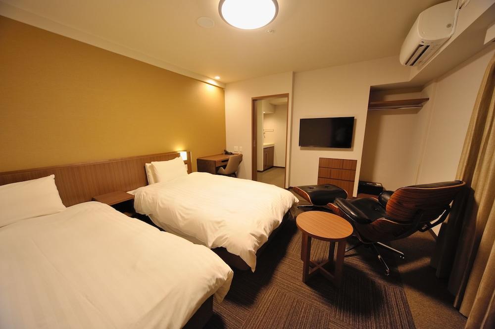 Dormy Express Meguro Aobadai Hot Spring 3*
