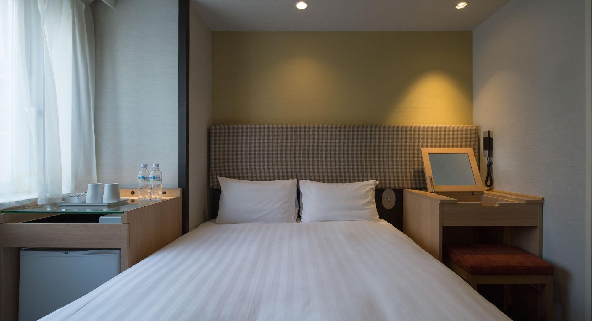 E Higashi Shinjuku Hotel