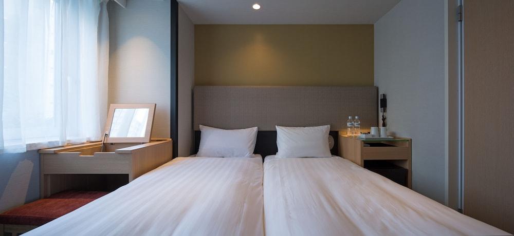 Hotel E Higashi Shinjuku 3*