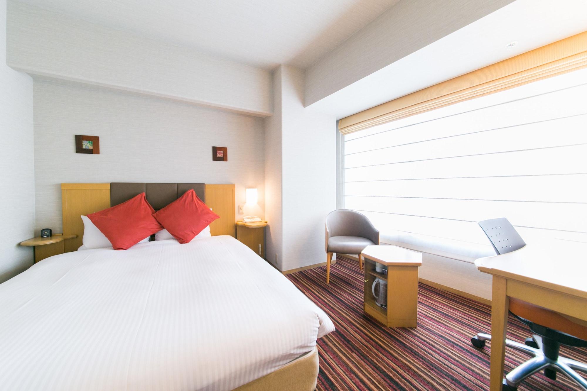 Hotel Pearl Yaesu 3*