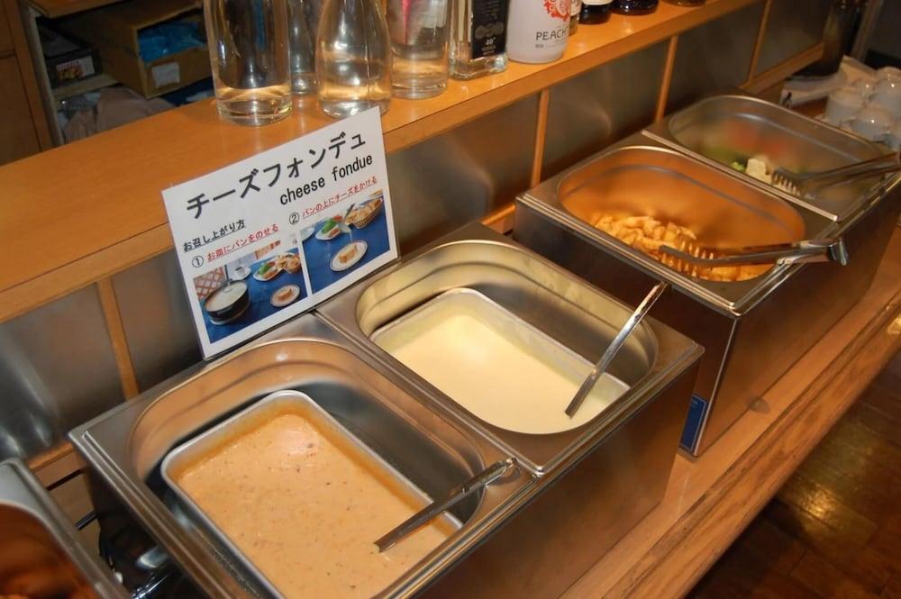 Pearl Yaesu Hotel 3*