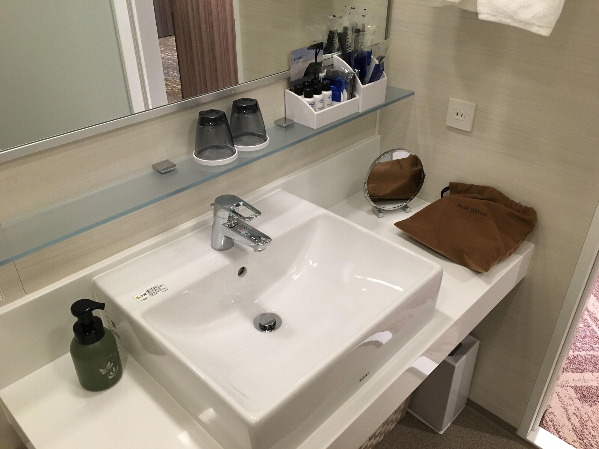 Hotel Nihon Seinenkan 3*