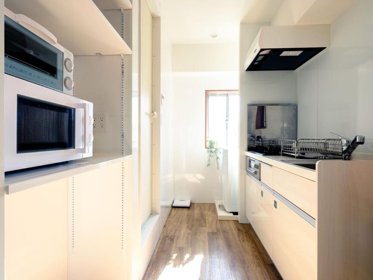Apartment Hideout *