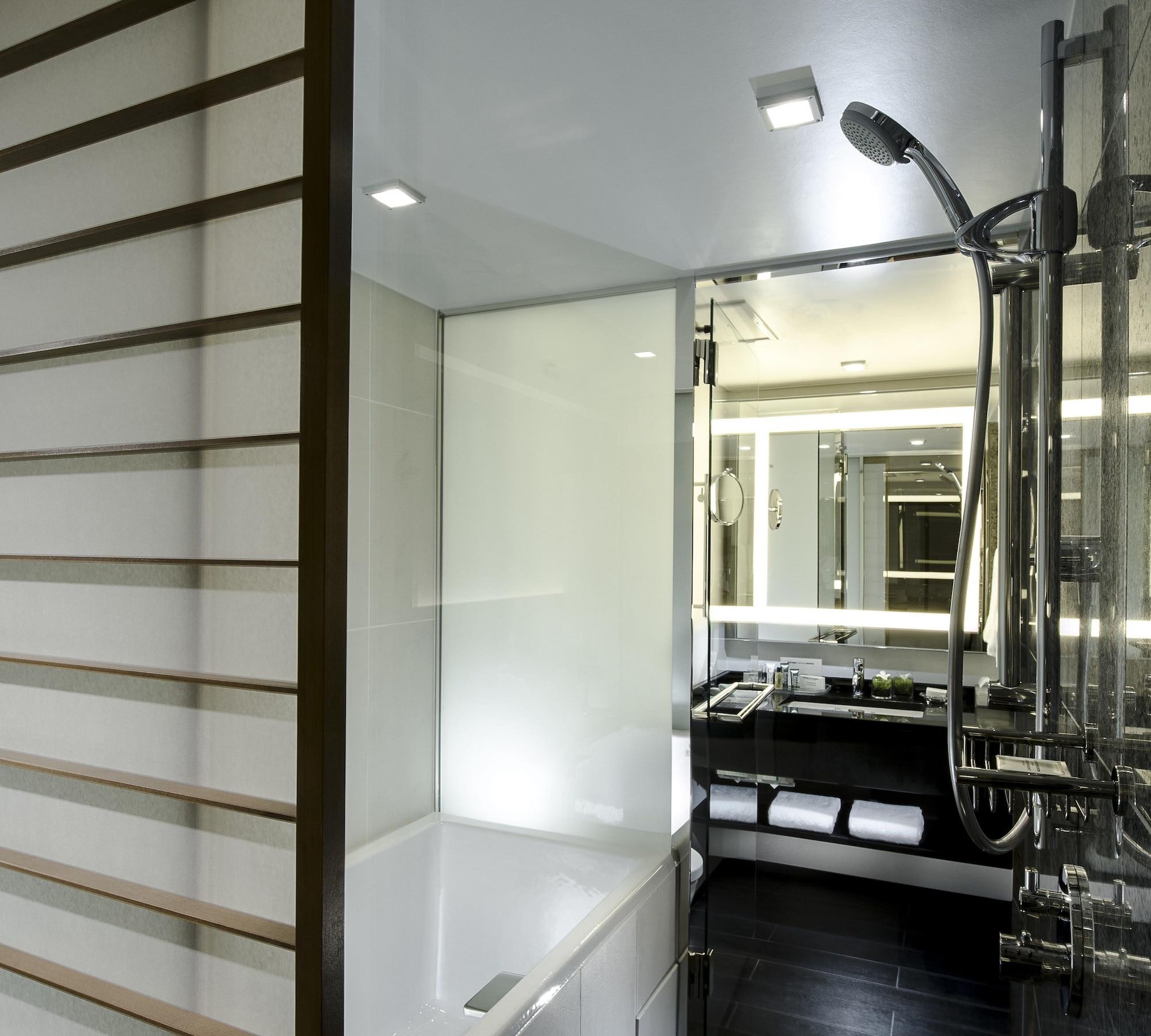 Hilton Hotel 5*