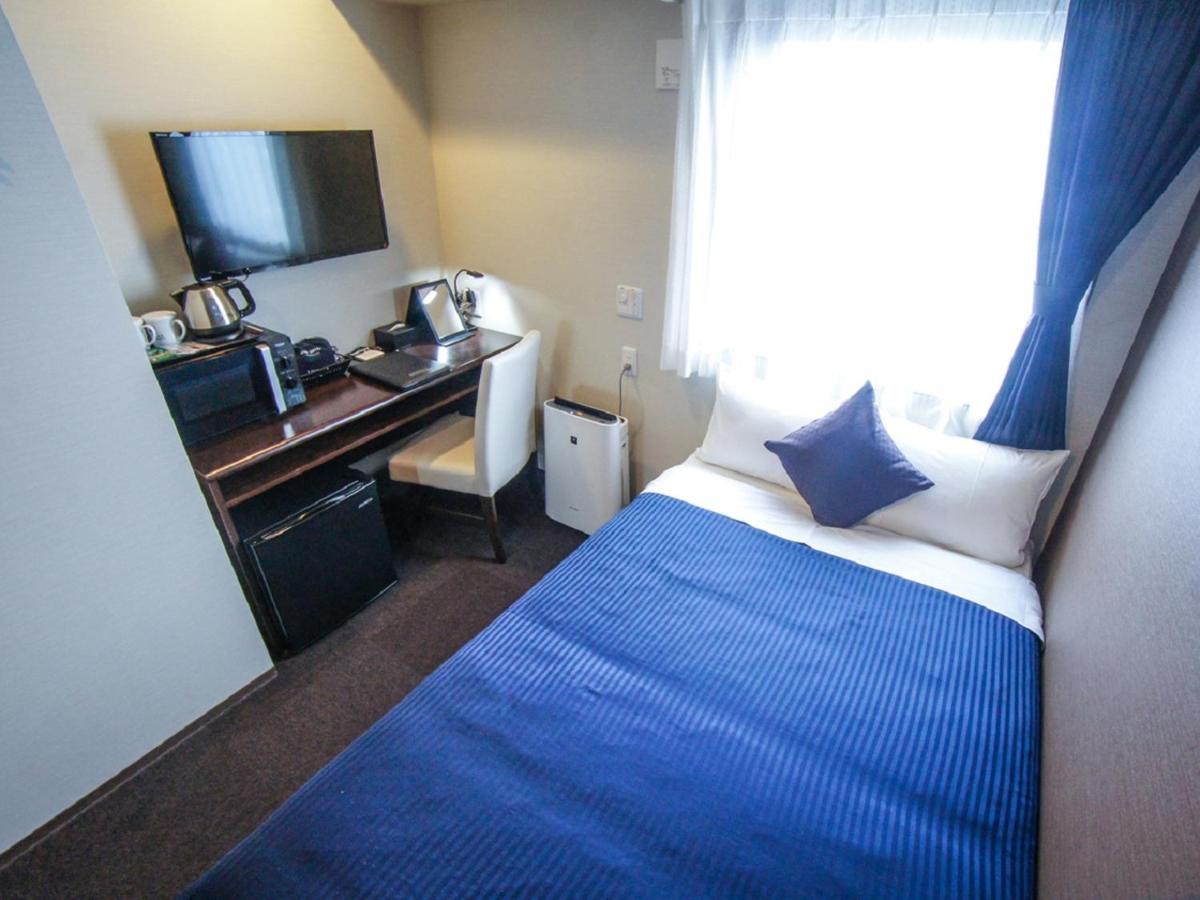 Livemax Kasai Ekimae Hotel 3*