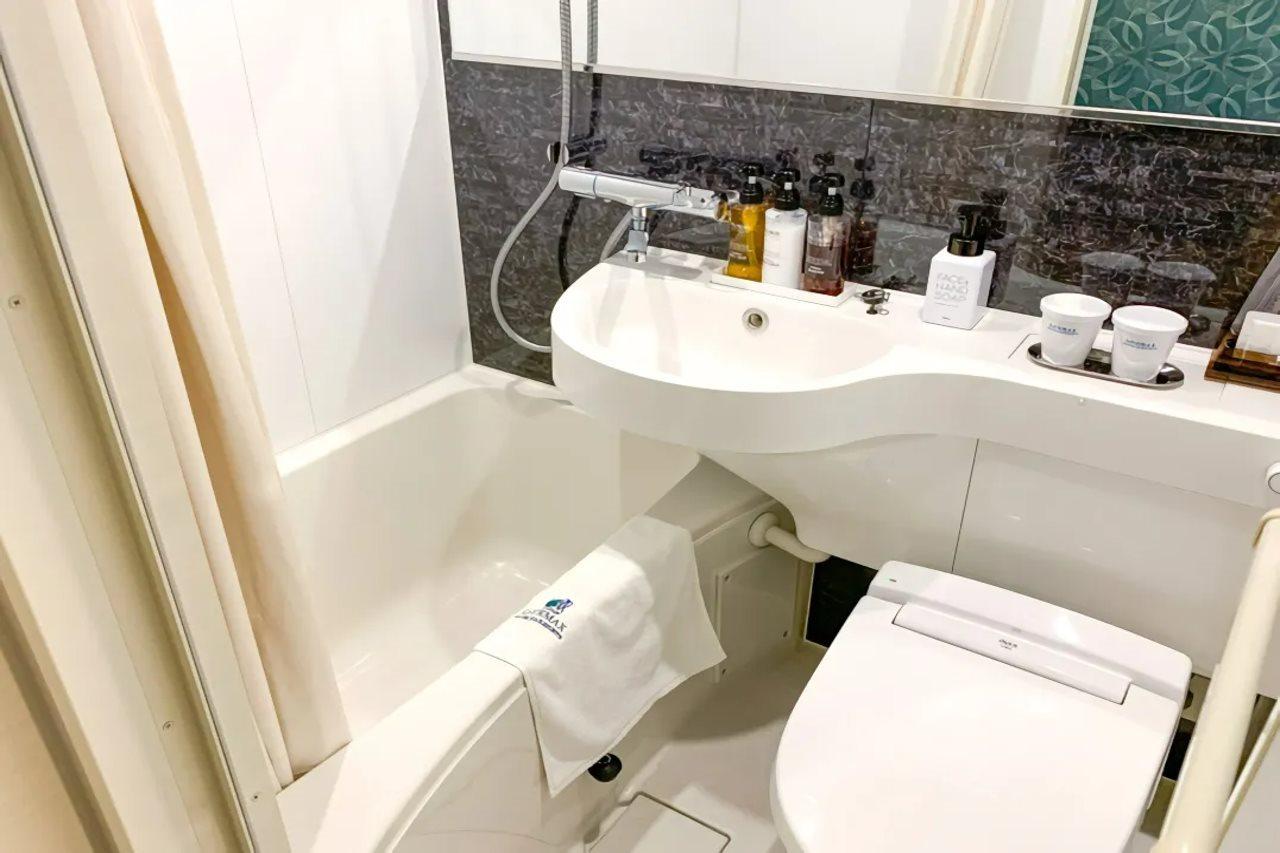Livemax Ikebukuro Ekimae Hotel