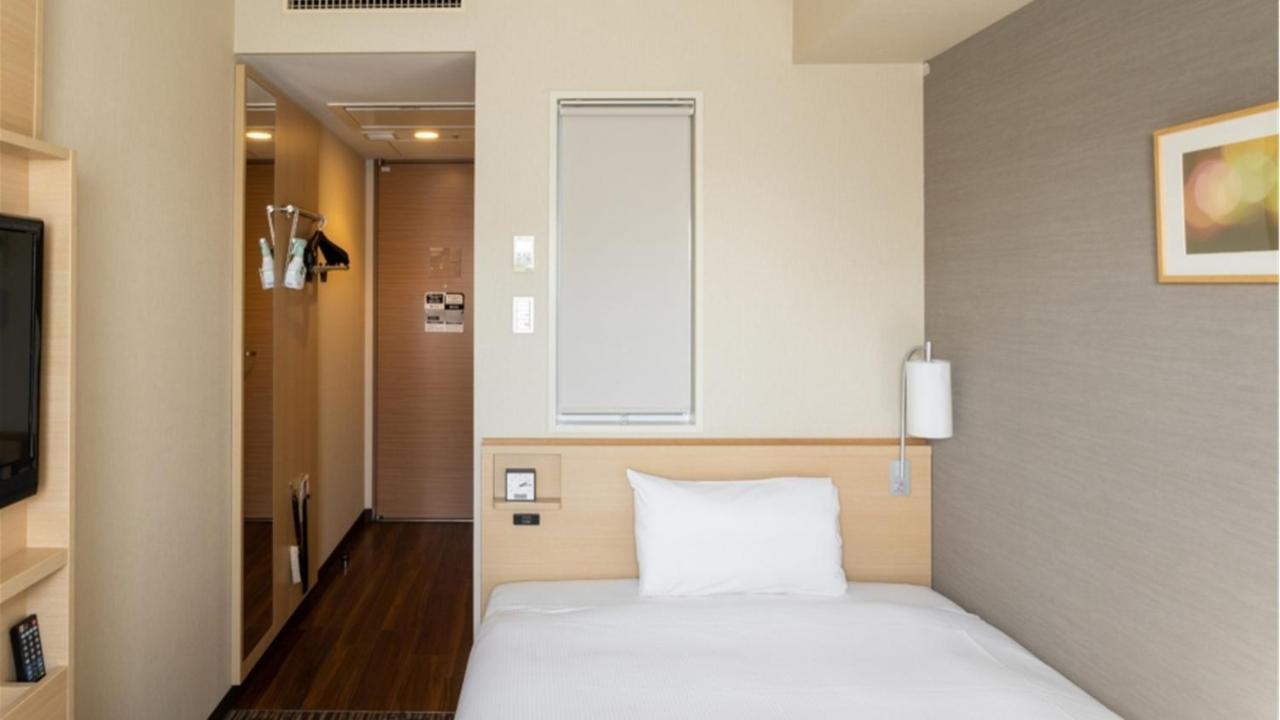Via Shinjuku 3*