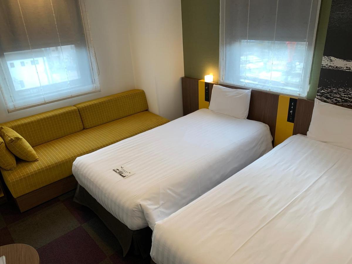 Henn Na Haneda 3*