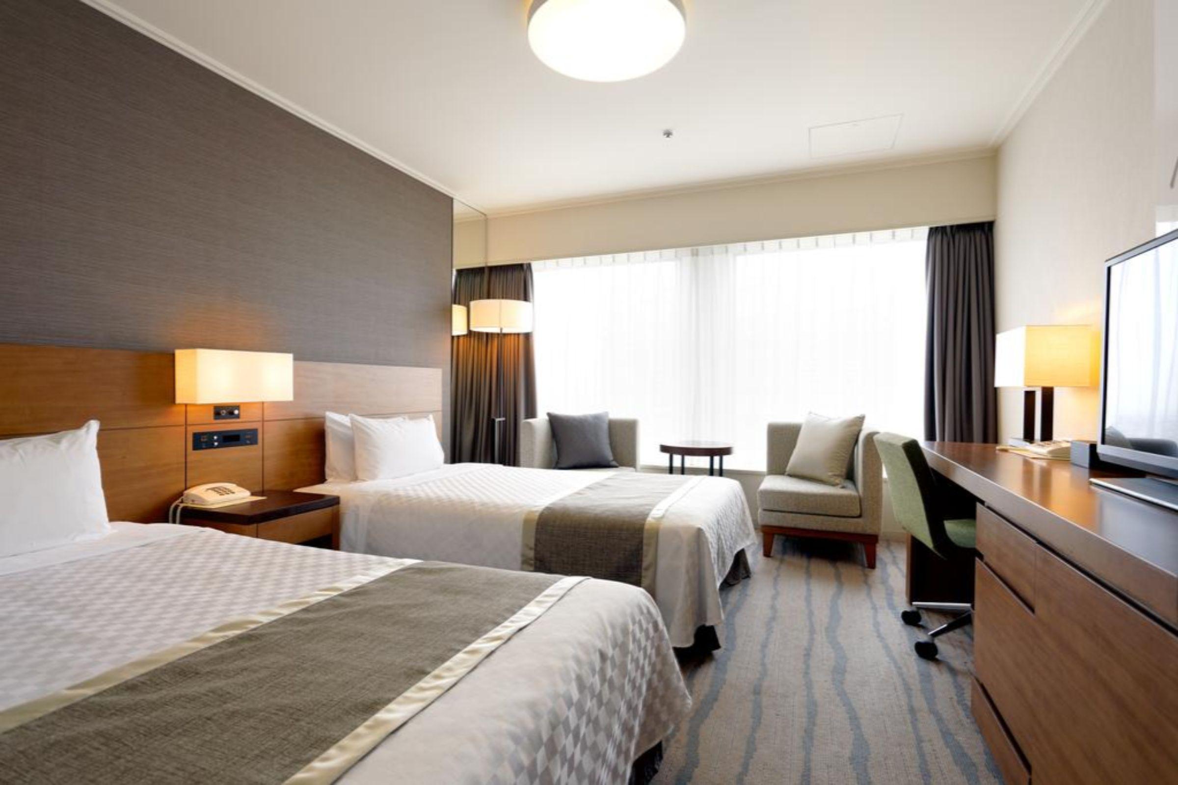 Keio Plaza Hotel 5*