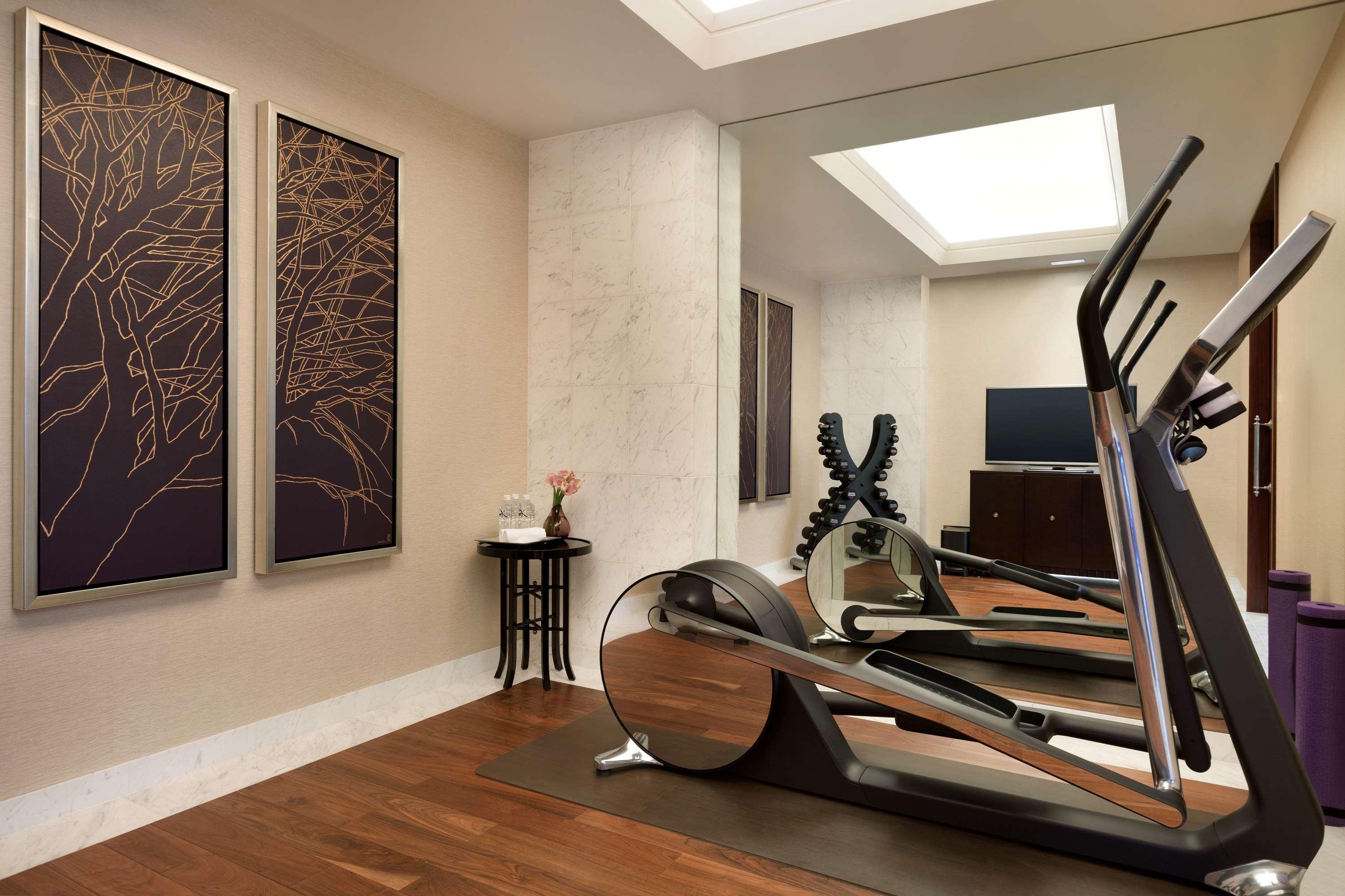 Shangri-la Hotel 5*